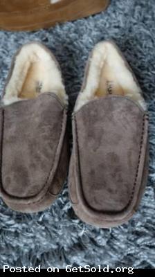 New UGG Ascot Slippers ~ Man's Size 9 Mocha