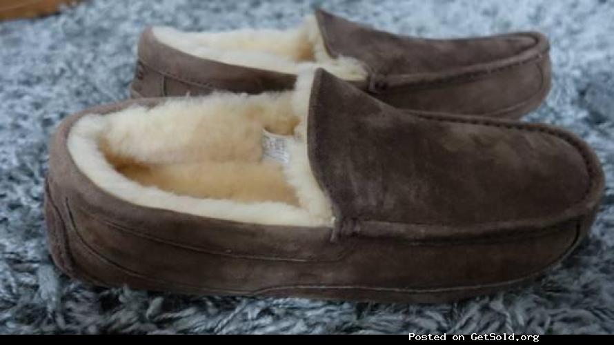 New UGG Ascot Slippers ~ Man's Size 9 Mocha