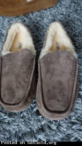 New UGG Ascot Slippers ~ Man's Size 9 Mocha