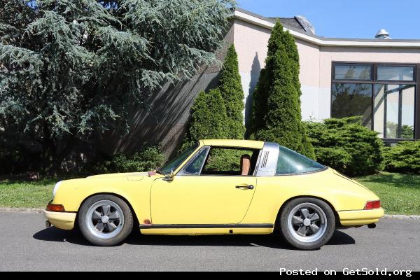 #24321 1971 Porsche 911T Targa