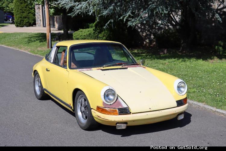 #24321 1971 Porsche 911T Targa