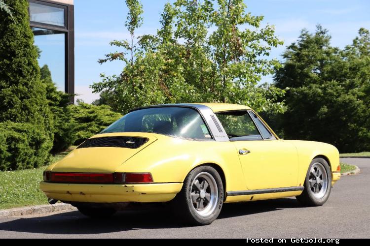 #24321 1971 Porsche 911T Targa