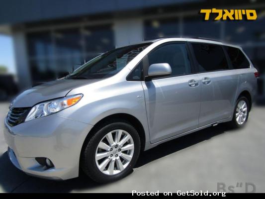 2017 Toyota Sienna LE AWD Silver 18k m