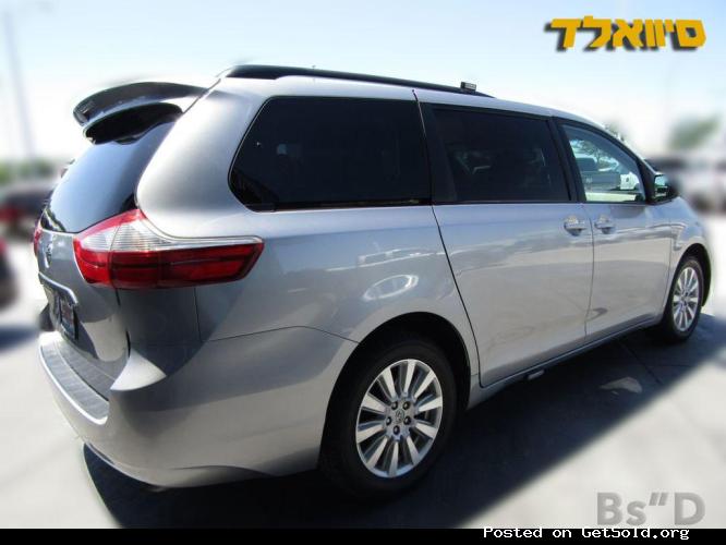 2017 Toyota Sienna LE AWD Silver 18k m