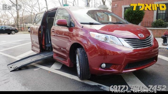 2014 TOYOTA SIENNA XLE WHEELCHAIR ACCESSIBLE 55k miles