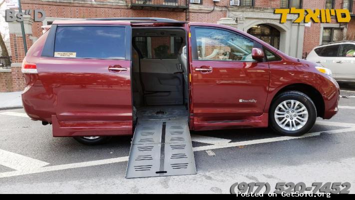 2014 TOYOTA SIENNA XLE WHEELCHAIR ACCESSIBLE 55k miles