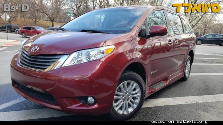 2014 TOYOTA SIENNA XLE WHEELCHAIR ACCESSIBLE 55k miles