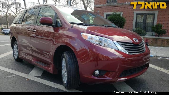 2014 TOYOTA SIENNA XLE WHEELCHAIR ACCESSIBLE 55k miles