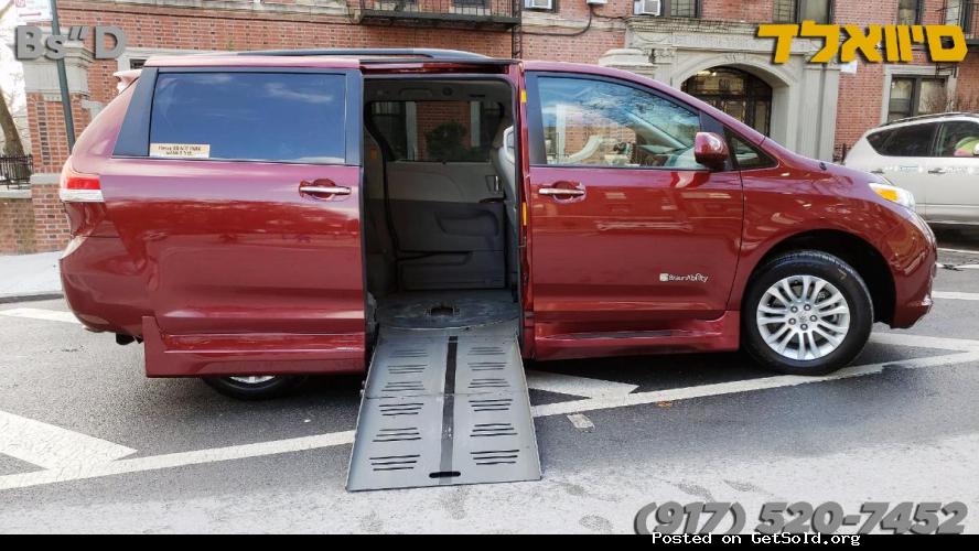 2014 TOYOTA SIENNA XLE WHEELCHAIR ACCESSIBLE 55k miles