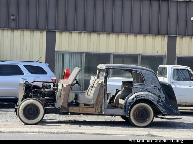 #24349 1951 Rolls-Royce Silver Wraith