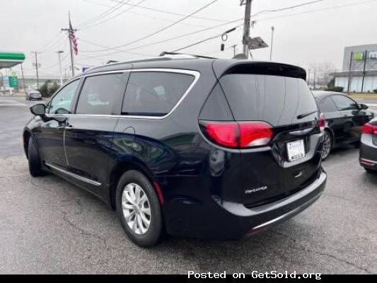 2018 Chrysler Pacifica Touring L 4dr Mini Van