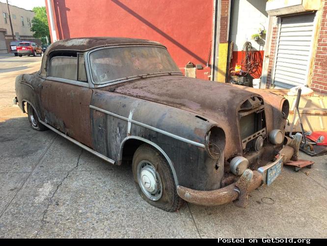 #23830 1957 Mercedes-Benz 220S