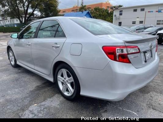 CLEAN 2014 TOYOTA CAMRY