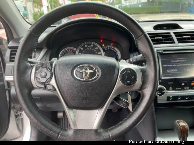 CLEAN 2014 TOYOTA CAMRY