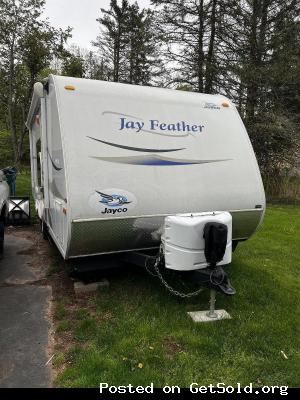 2012 JAY FEATHER (RV) a 27 ft travel trailer JAYCO 4500lb