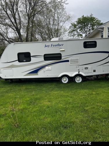 2012 JAY FEATHER (RV) a 27 ft travel trailer JAYCO 4500lb