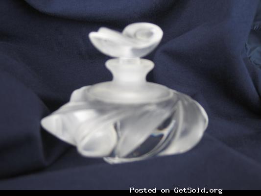 LALIQUE PARFUME BOTTLE