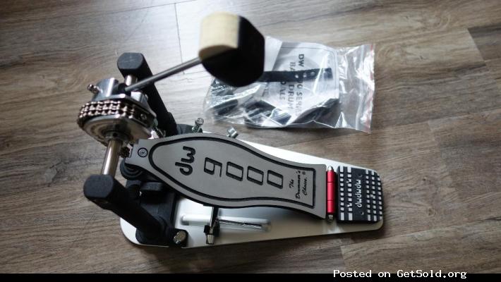 Like New DW 9000 Single Bass Drum Pedal