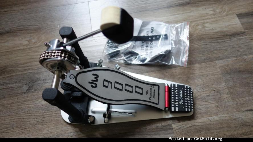 Like New DW 9000 Single Bass Drum Pedal