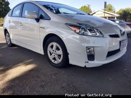 2010 TOYOTA PRIUS V HATCHBACK