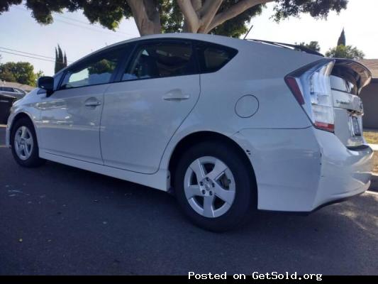 2010 TOYOTA PRIUS V HATCHBACK