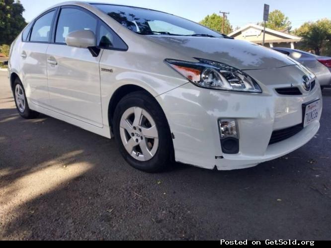 2010 TOYOTA PRIUS V HATCHBACK