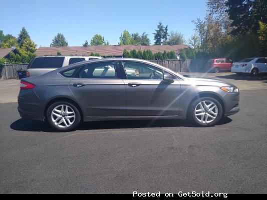 2013 FORD FUSION SE - UP TO 33MPG - 107K