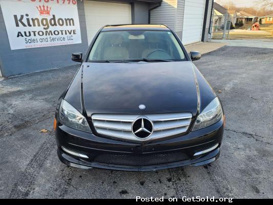 2011 Mercedes-Benz C-Class C300 Luxury Sedan 4D