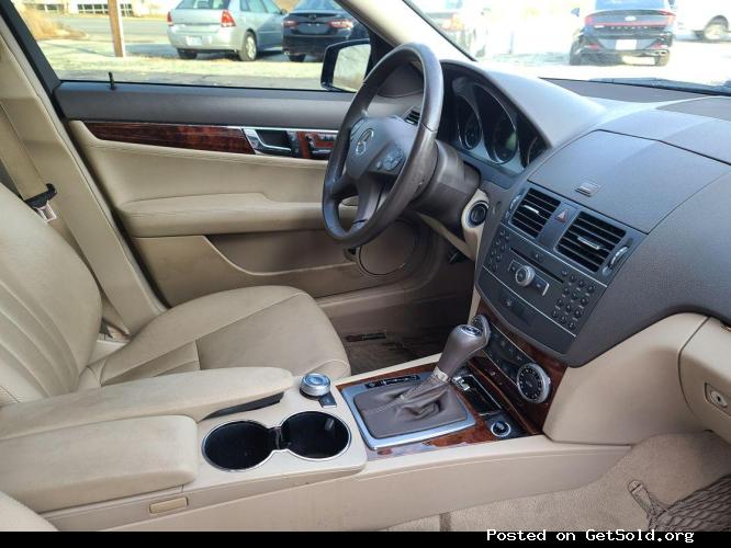 2011 Mercedes-Benz C-Class C300 Luxury Sedan 4D