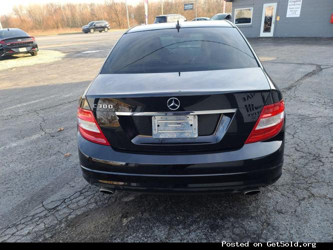 2011 Mercedes-Benz C-Class C300 Luxury Sedan 4D