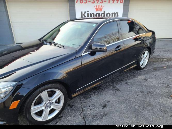 2011 Mercedes-Benz C-Class C300 Luxury Sedan 4D