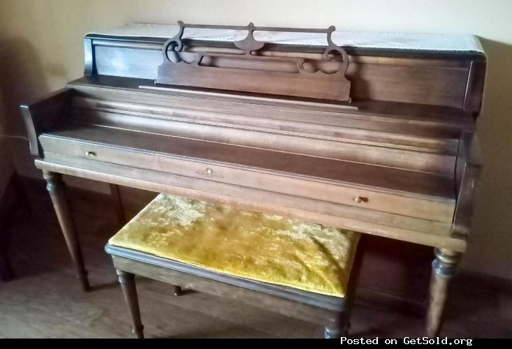 REDUCED PRICE -- Wurlitzer Upright Piano - $100