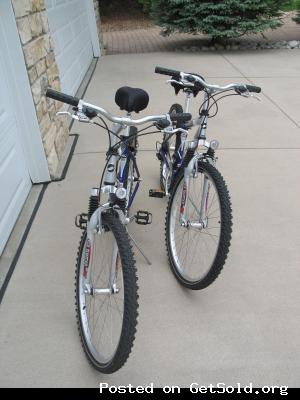 Pair of GIANT MILTI-SPEED BICYCLES