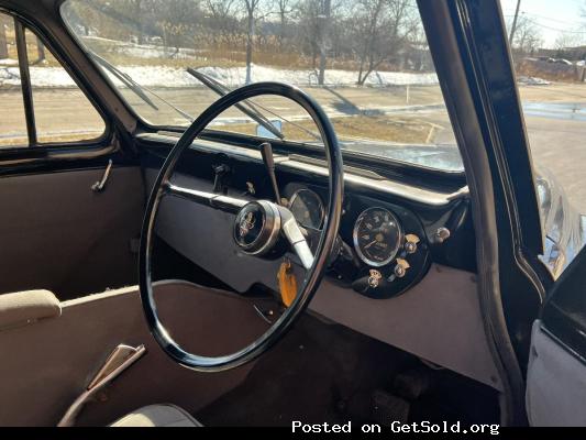 #24194 1960 Austin FX4 London Taxi-Cab