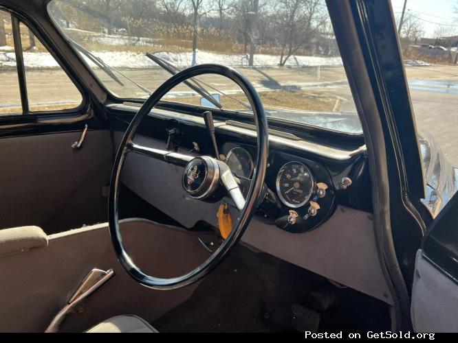 #24194 1960 Austin FX4 London Taxi-Cab