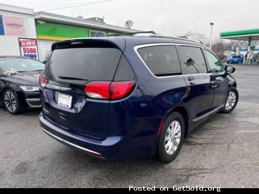 2018 Chrysler Pacifica Touring L 4dr Mini Van