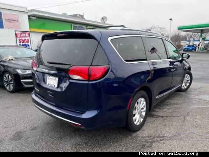 2018 Chrysler Pacifica Touring L 4dr Mini Van