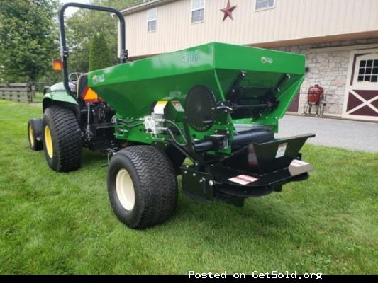 Topdresser Tow Behind Commercial