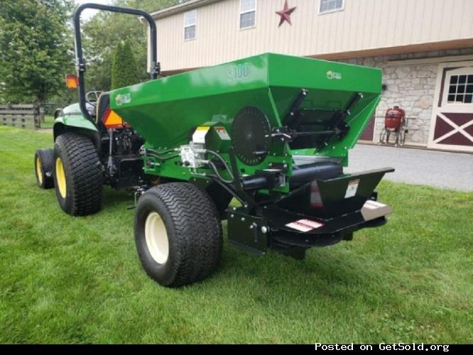 Topdresser Tow Behind Commercial