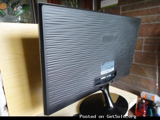 Samsung Extra Wide Screen 23.6-inch led pc Monitor !