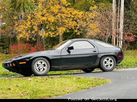 #24024 1983 Porsche 928