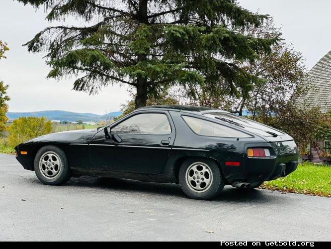 #24024 1983 Porsche 928