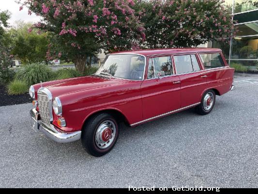 #24149 1967 Mercedes-Benz Universal 200D Estate Wagon