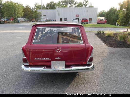 #24149 1967 Mercedes-Benz Universal 200D Estate Wagon