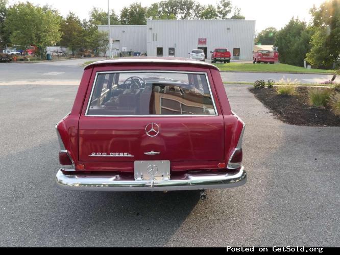 #24149 1967 Mercedes-Benz Universal 200D Estate Wagon