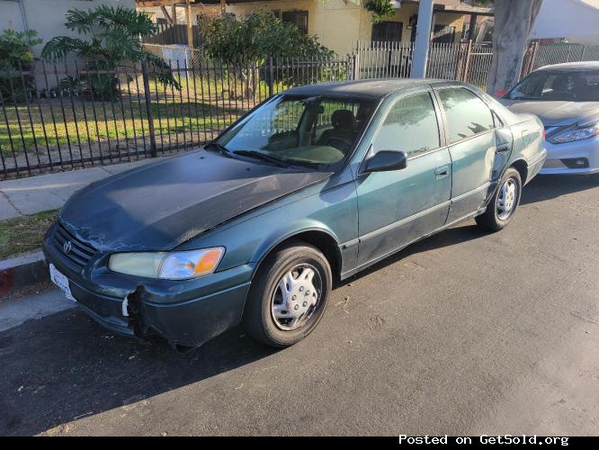 1998 TOYOTA CAMRY $1800