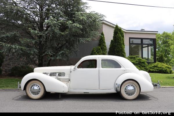 #24259 1937 Cord 812 Beverly Sedan