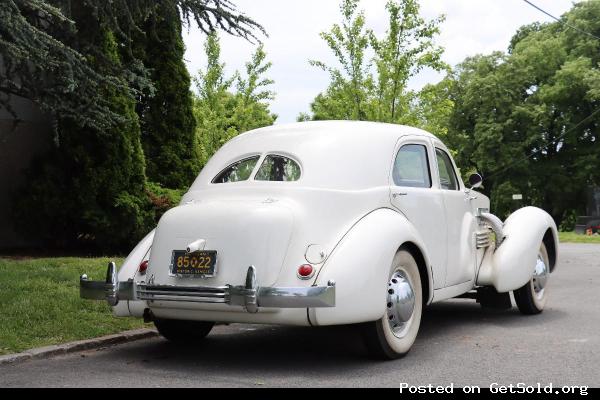 #24259 1937 Cord 812 Beverly Sedan